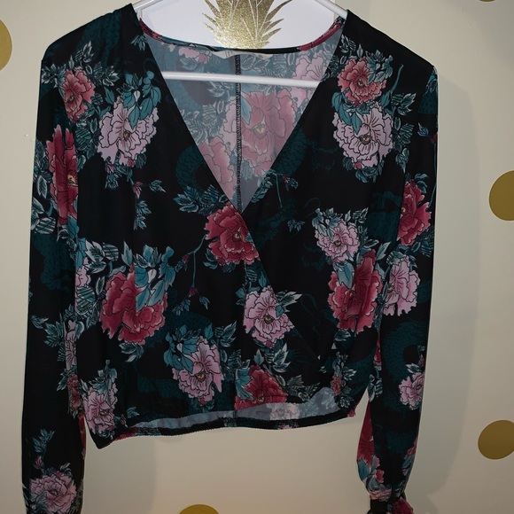 Floral top - Picture 1 of 1